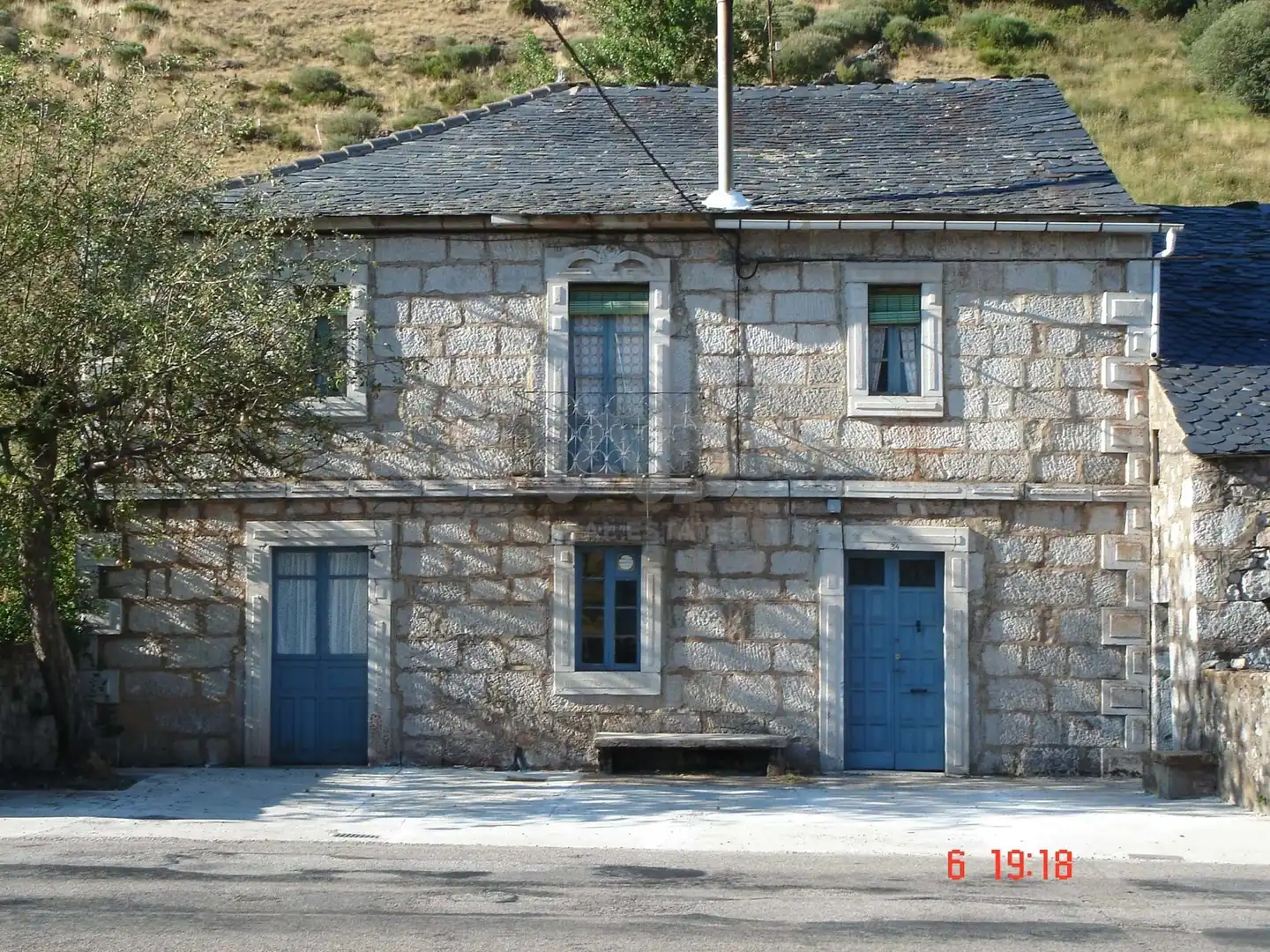 Vista exterior de Casa o chalet en venta en Cabrillanes con Calefacción