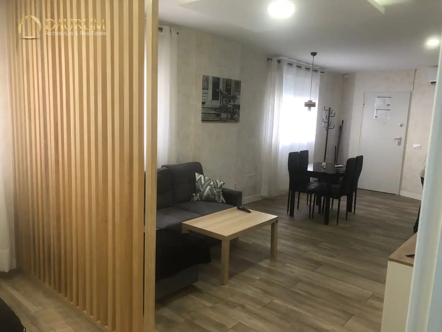 Sala de estar de Apartamento en venta en San Sebastián de los Reyes con Aire acondicionado, Calefacción y Amueblado