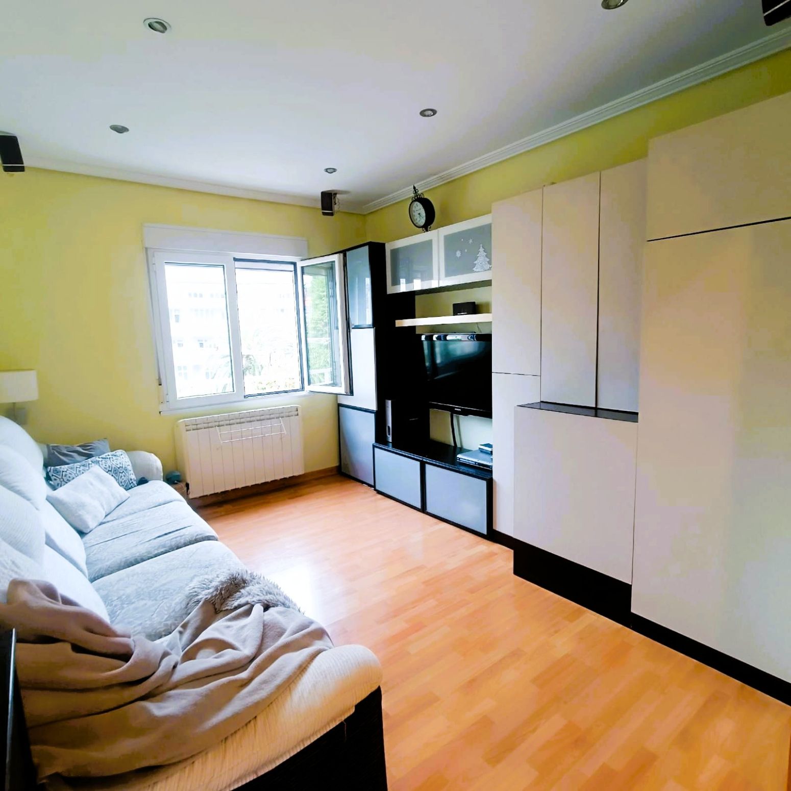 Living room of Flat to rent in Gijón   with Heating and Furnished
