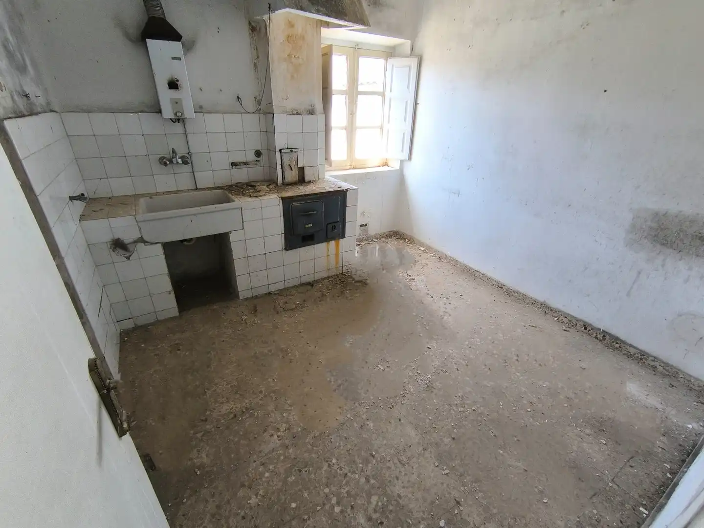 Cuina de Casa o xalet en venda en Meneses de Campos amb Jardí privat i Traster