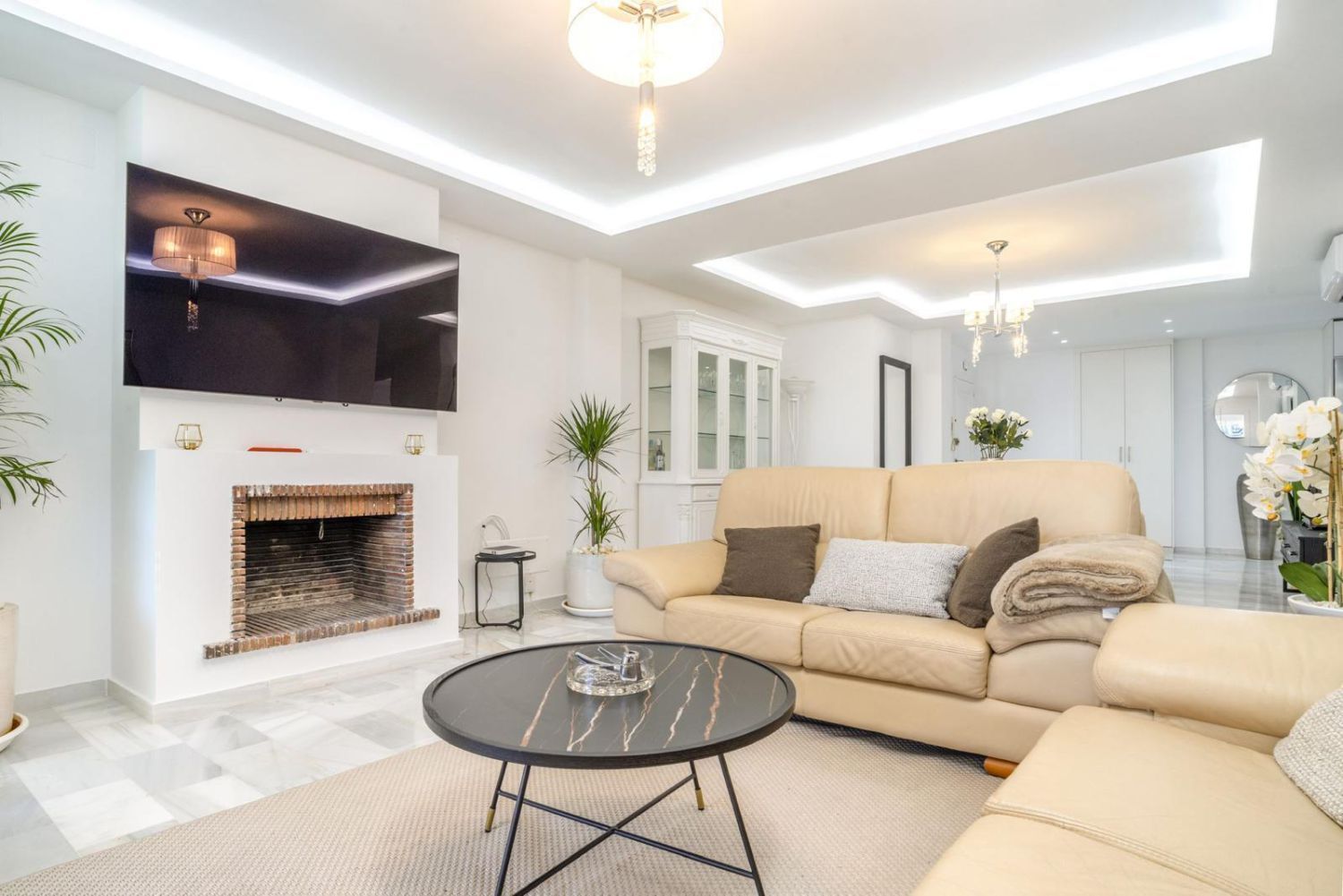 Sala d'estar de Apartament de lloguer en Marbella amb Piscina comunitària