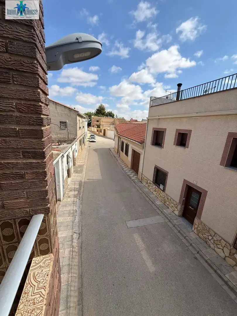 Vista exterior de Casa o xalet en venda en Mahora amb Calefacció, Terrassa i Traster