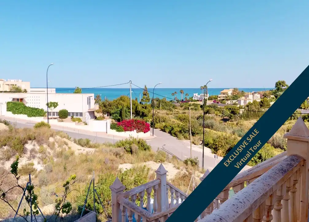 Casa con piscina en venta en Pueblo Acantilado - Lanuza