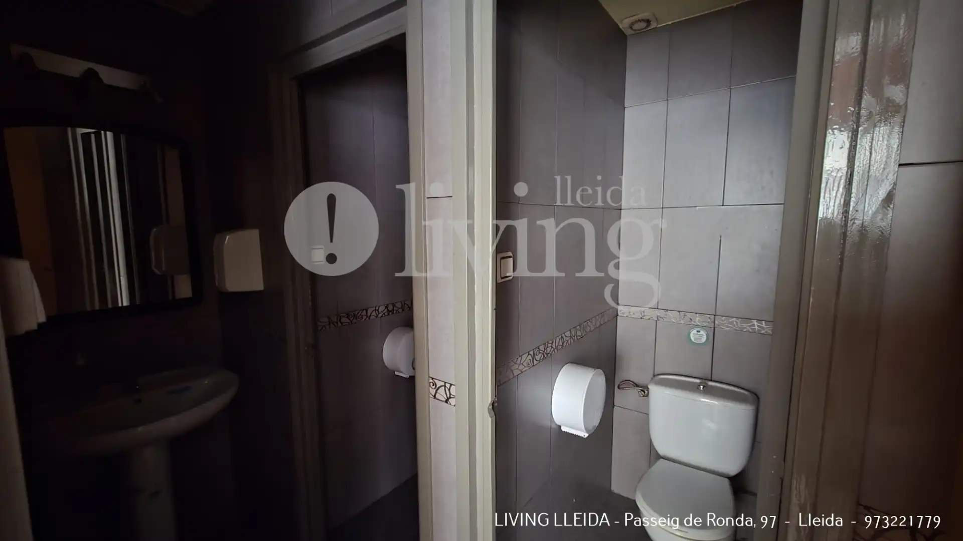 Baño de Local en venta en Lleida con Amueblado