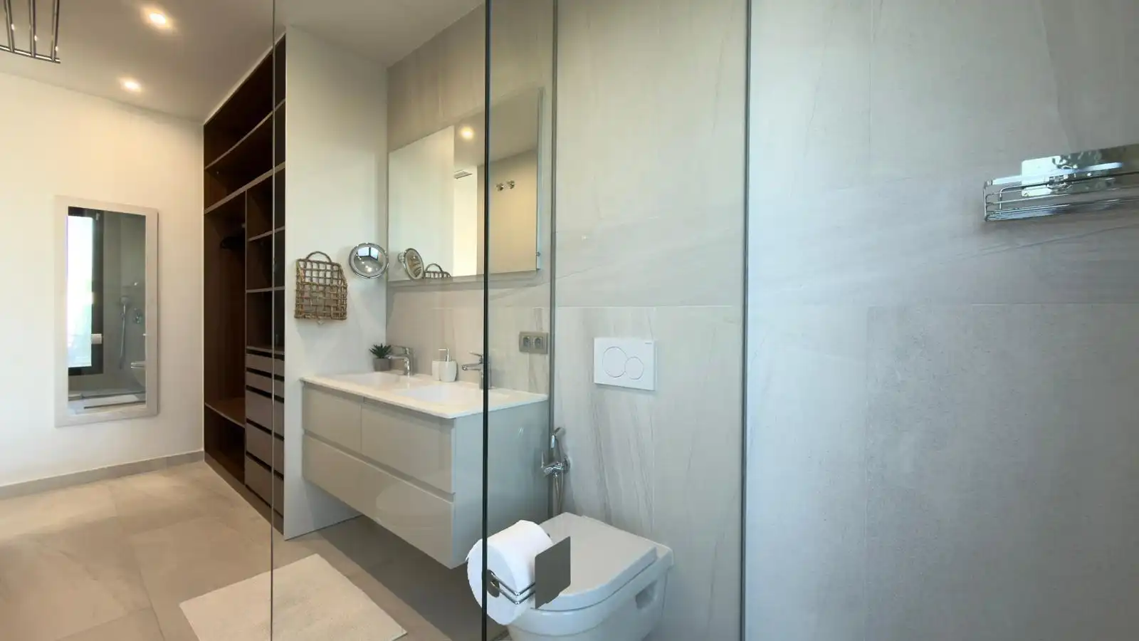 Baño de Casa o chalet de alquiler en Finestrat con Aire acondicionado, Calefacción y Jardín privado
