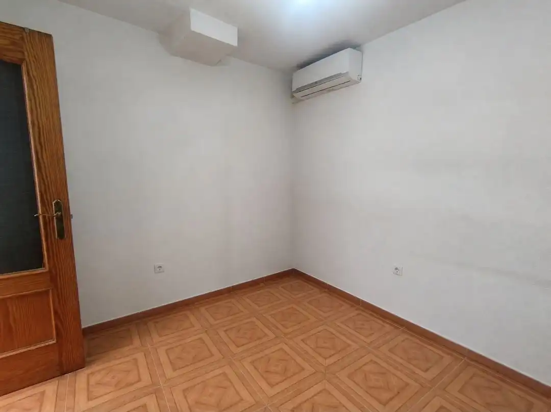 Flat for sale in Getafe  with Air Conditioner, Heating and Furnished