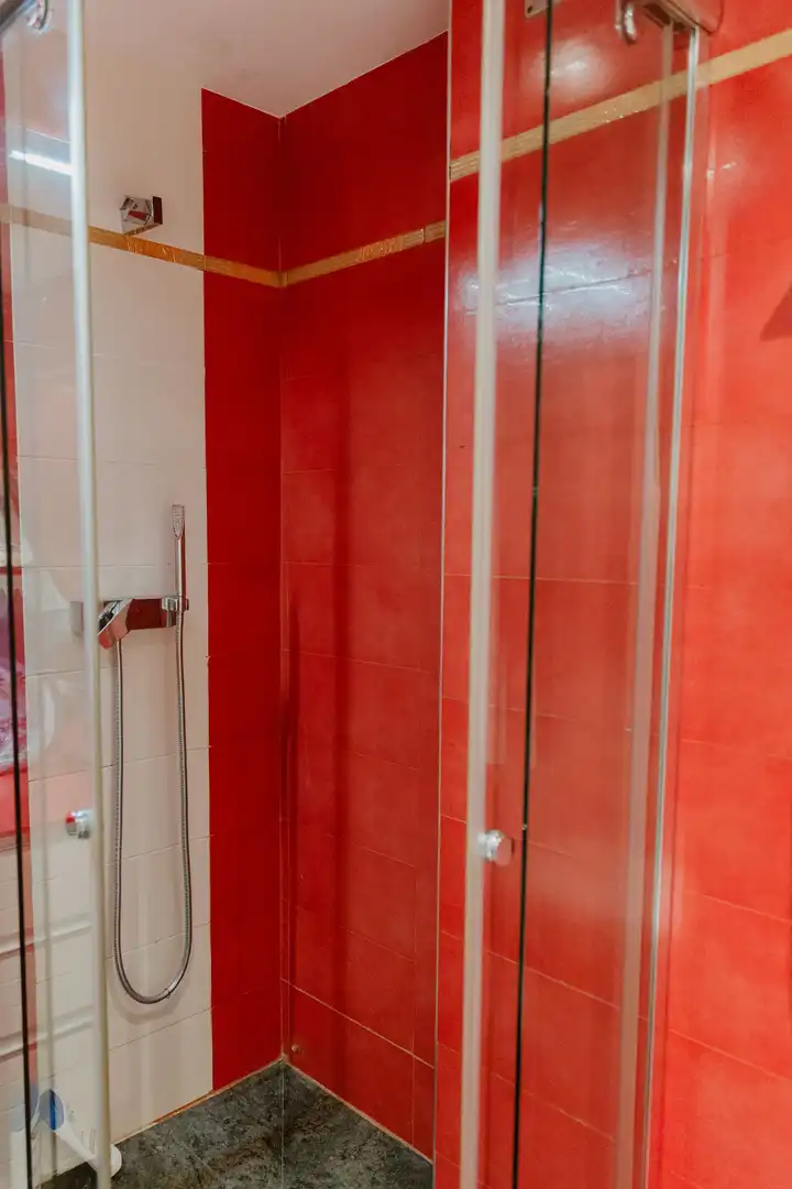 Bathroom of Houses for sale in Santa Coloma de Gramenet  with Air Conditioner, Heating and Private garden