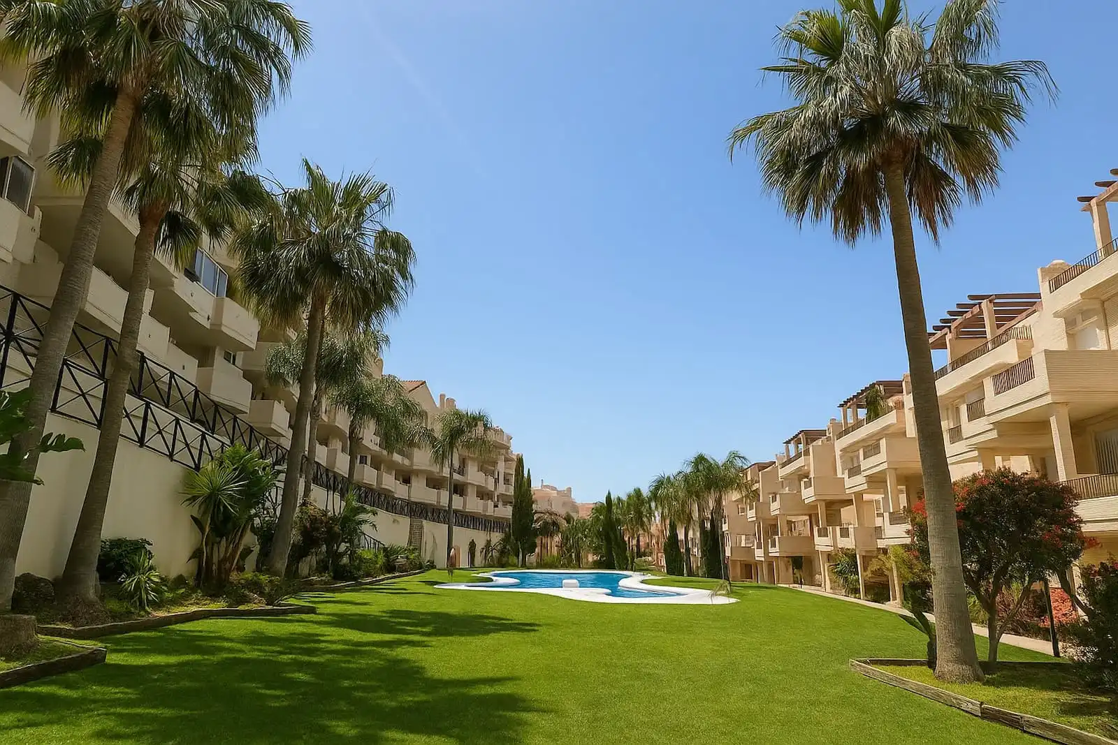 Home with pool for sale in La Duquesa, imagen 18