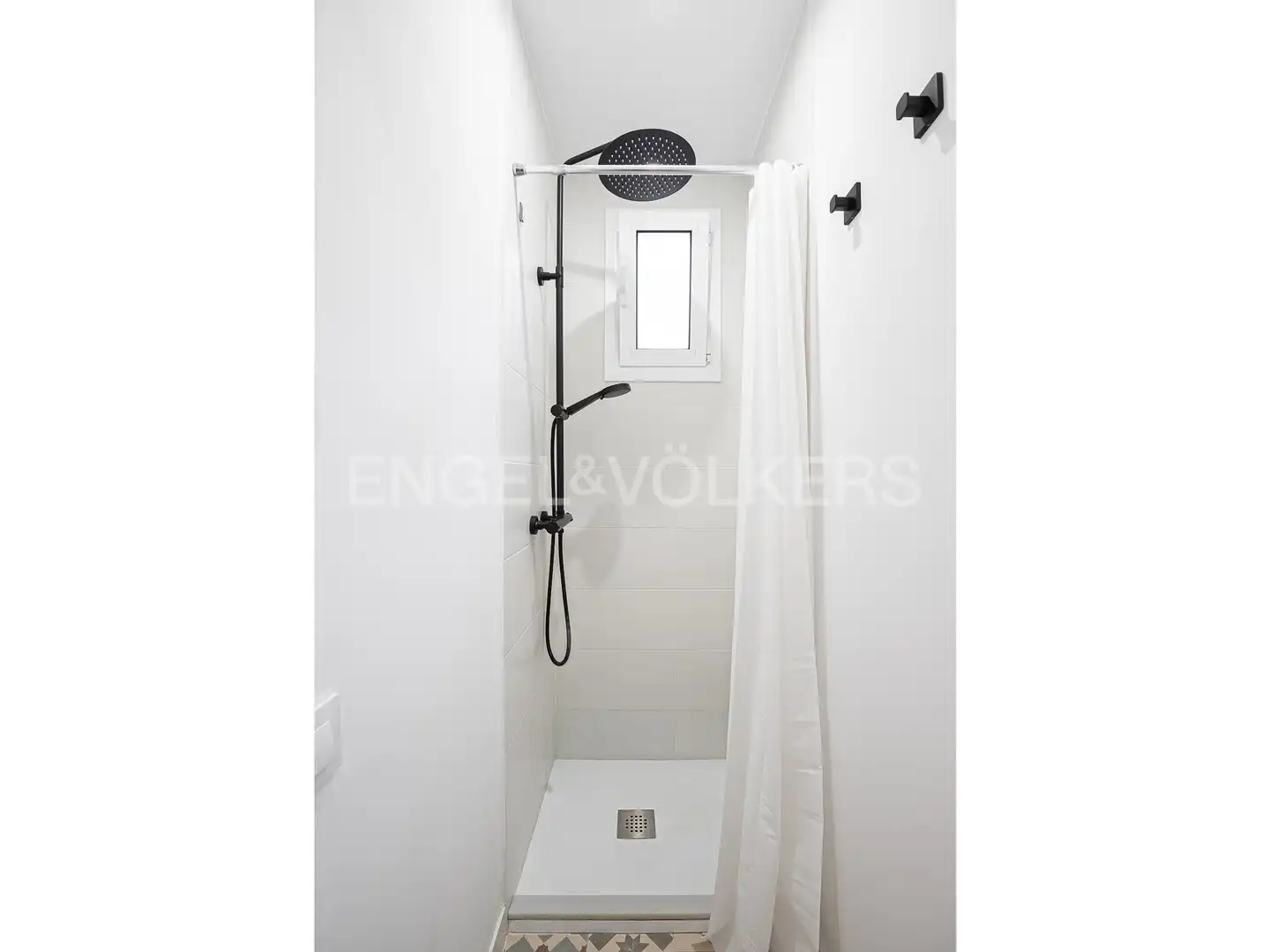 Bathroom of Flat for rent in Barcelona  with Air Conditioner, Heating and Furnished