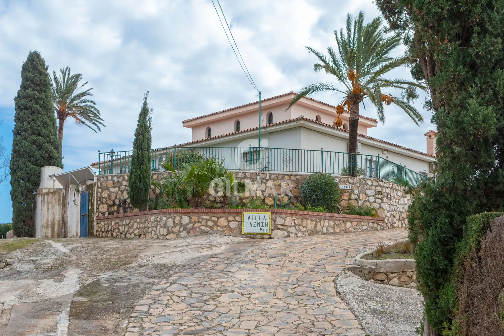 Vista exterior de Casa o chalet en venta en Benalmádena con Jardín privado y Piscina