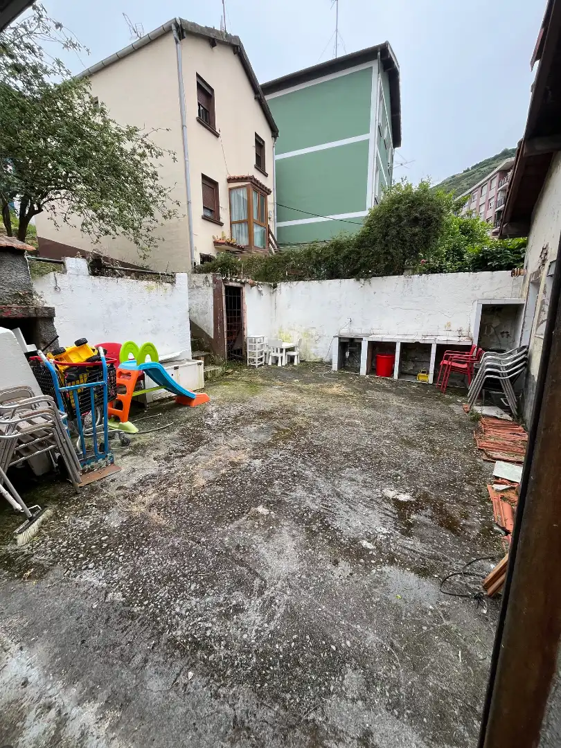 Casa adosada en venta en Santurtzi  con Jardín privado, Terraza y Balcón