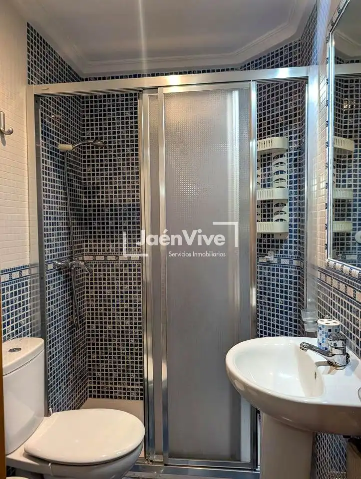 Baño de Planta baja en venta en Jaén con Aire acondicionado y Amueblado