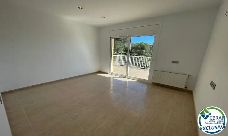 Dormitori de Casa o xalet en venda en Roses amb Calefacció, Jardí privat i Traster