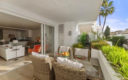 Terrassa de Apartament en venda en Marbella amb Aire condicionat, Terrassa i Piscina
