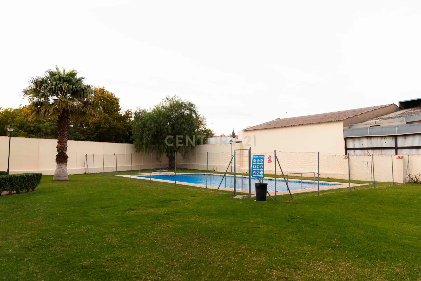 Schwimmbecken von Wohnung zum Verkauf in Campillos mit Klimaanlage, Privatgarten und Gemeinschaftspool