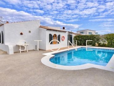 Casa amb piscina en venda a Ciutadella