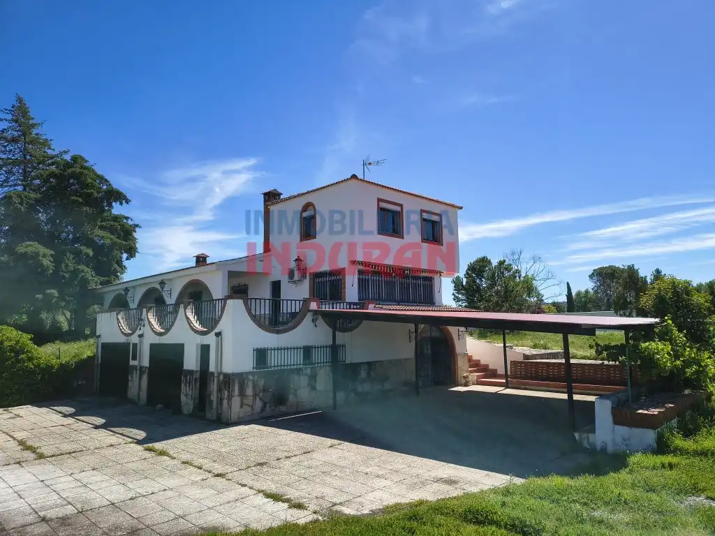 Casa rústica en venda a Diseminados Los Pinos