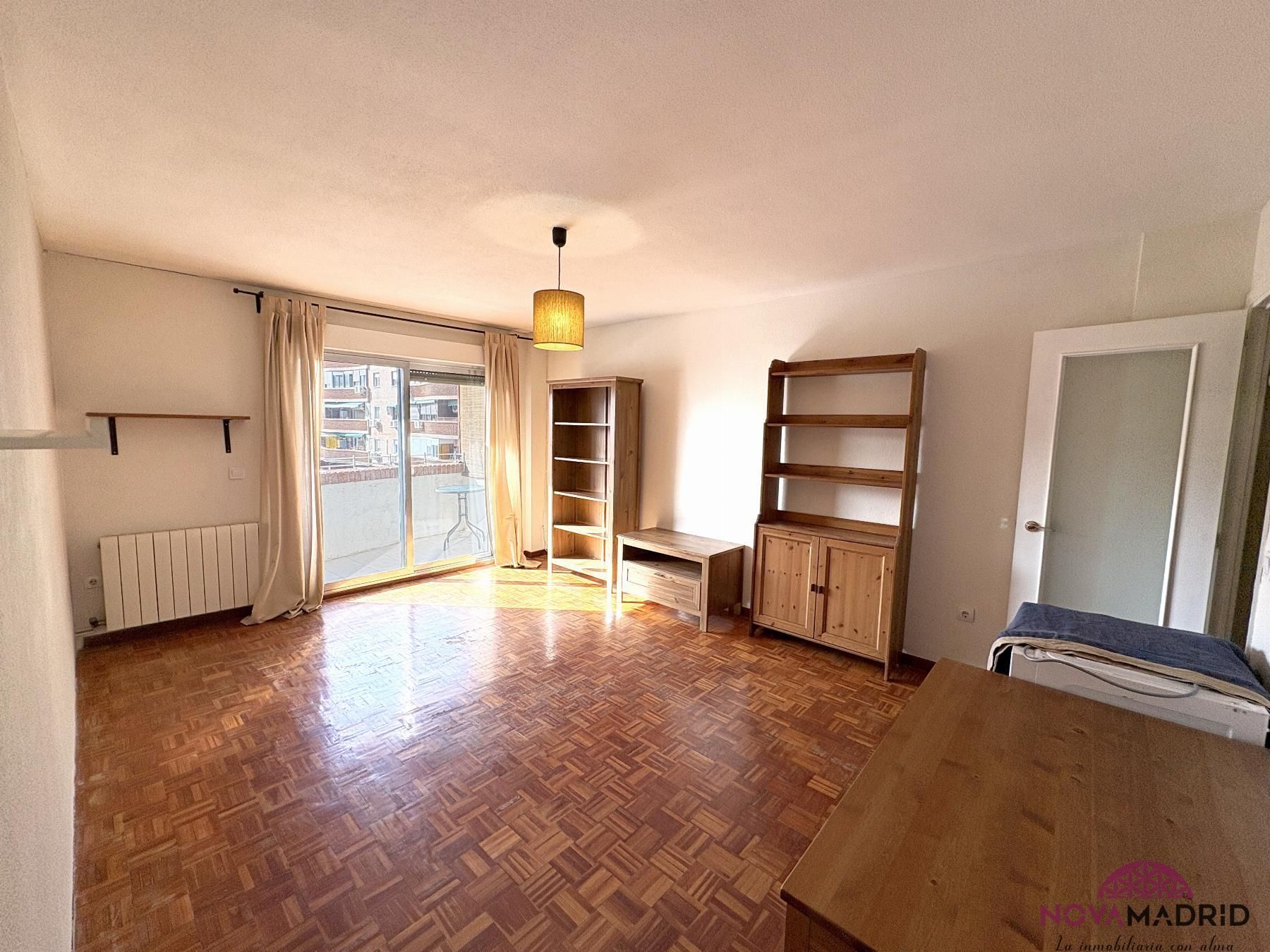 Sala d'estar de Pis en venda en Fuenlabrada amb Calefacció, Parquet i Terrassa