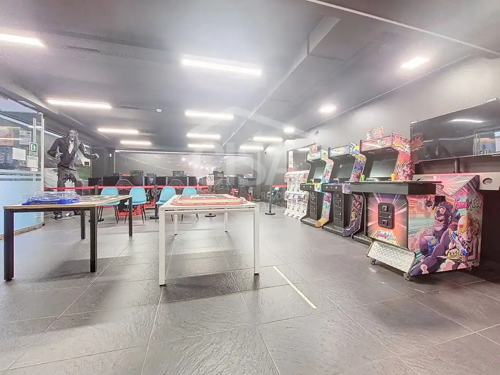 Locale commerciale in affitto a Carrer Isabelle Sandy, 2-4 2-4, imagen 14