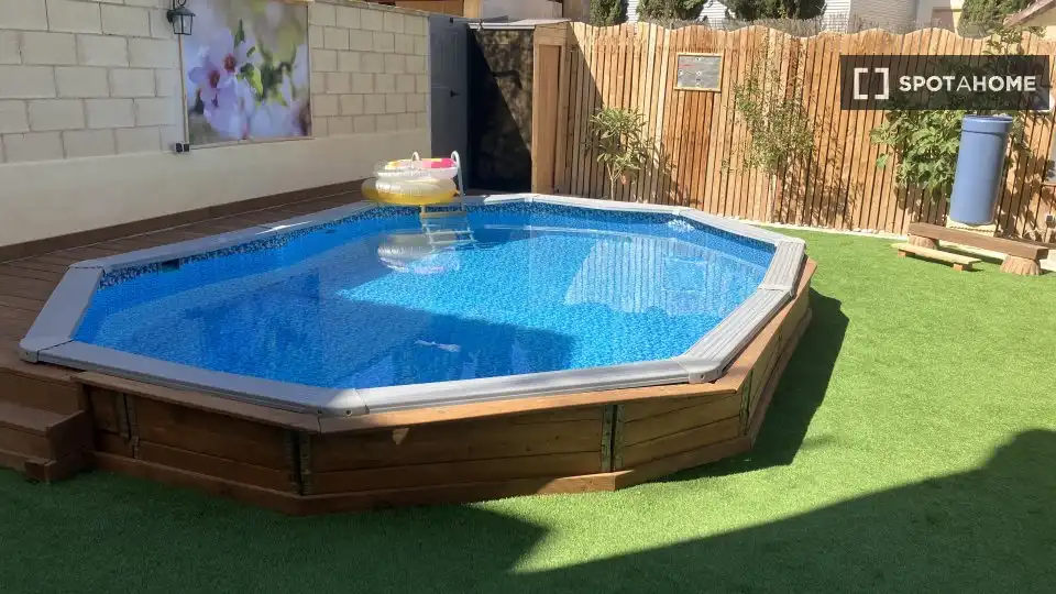 Piscina de Apartament per a compartir en El Campello amb Aire condicionat, Terrassa i Moblat
