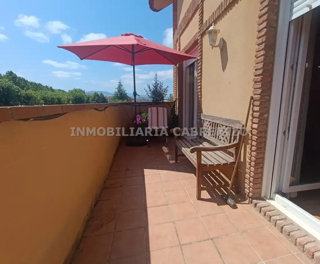 Dúplex con piscina en venta en Villamediana de Iregua, imagen 2