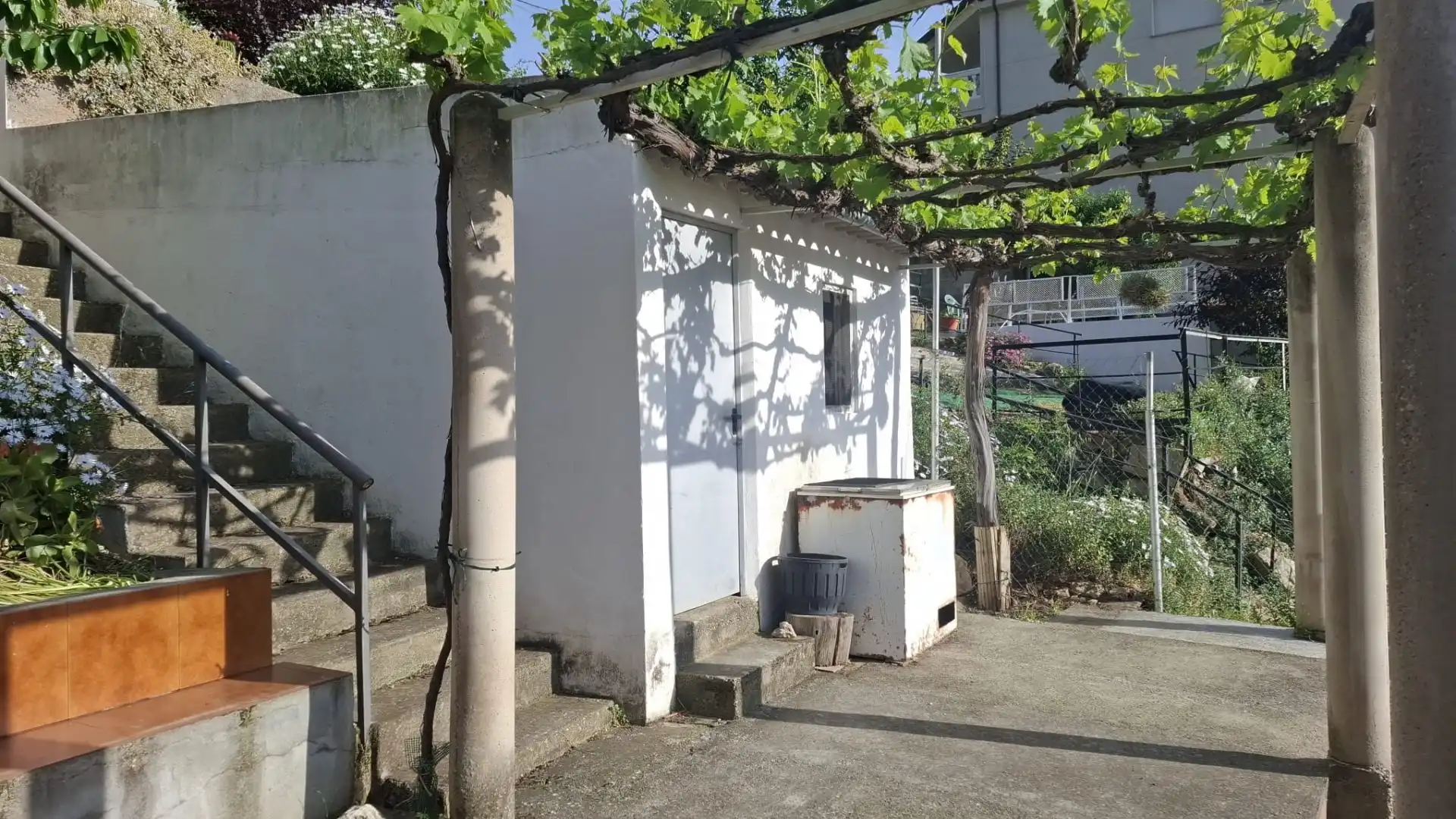Vista exterior de Casa o xalet en venda en Vallirana amb Aire condicionat, Calefacció i Terrassa