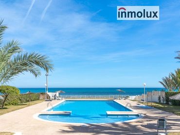 Flat with pool to rent in Calle Sicilia