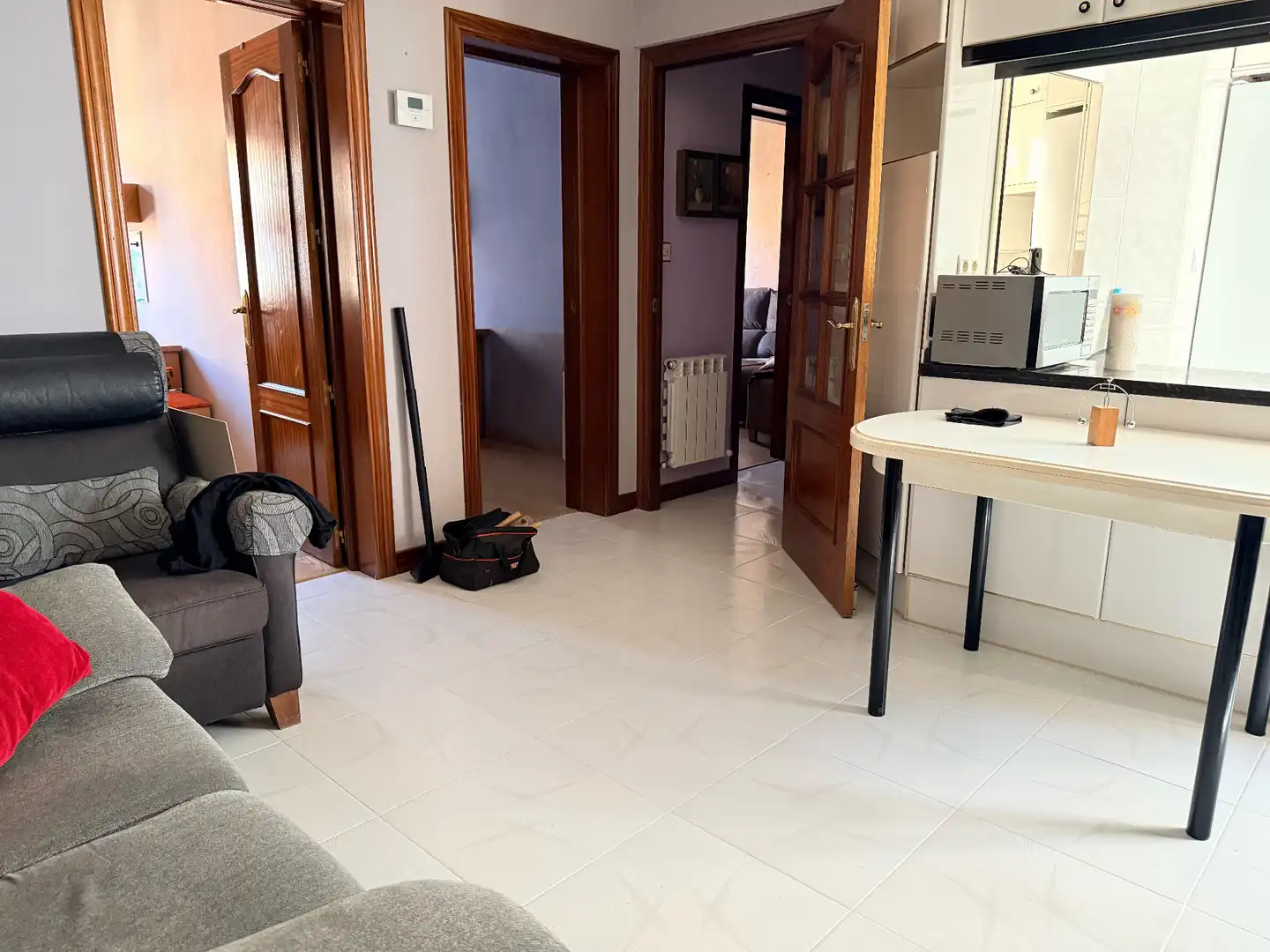 Sala d'estar de Pis de lloguer en León Capital  amb Calefacció, Parquet i Moblat