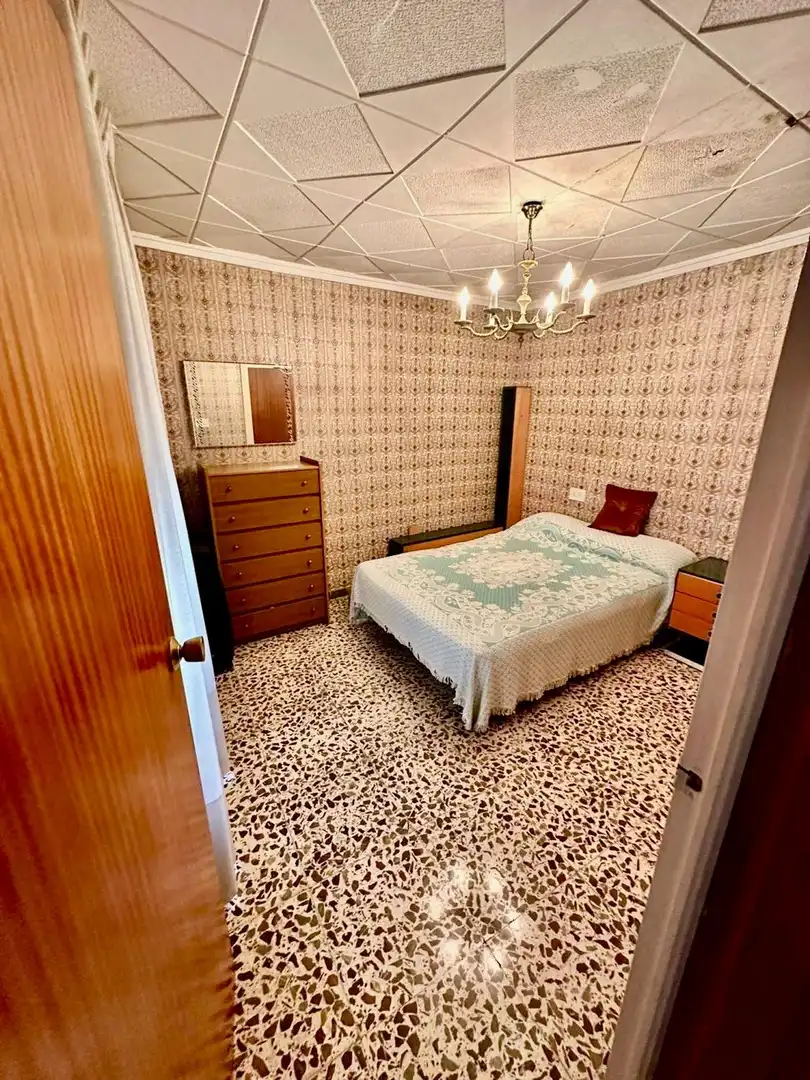 Habitación de Edificio en venta en Elda