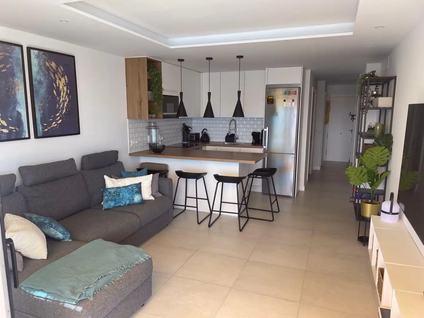 Cuina de Apartament de lloguer en San Bartolomé de Tirajana amb Moblat, Balcó i Piscina comunitària