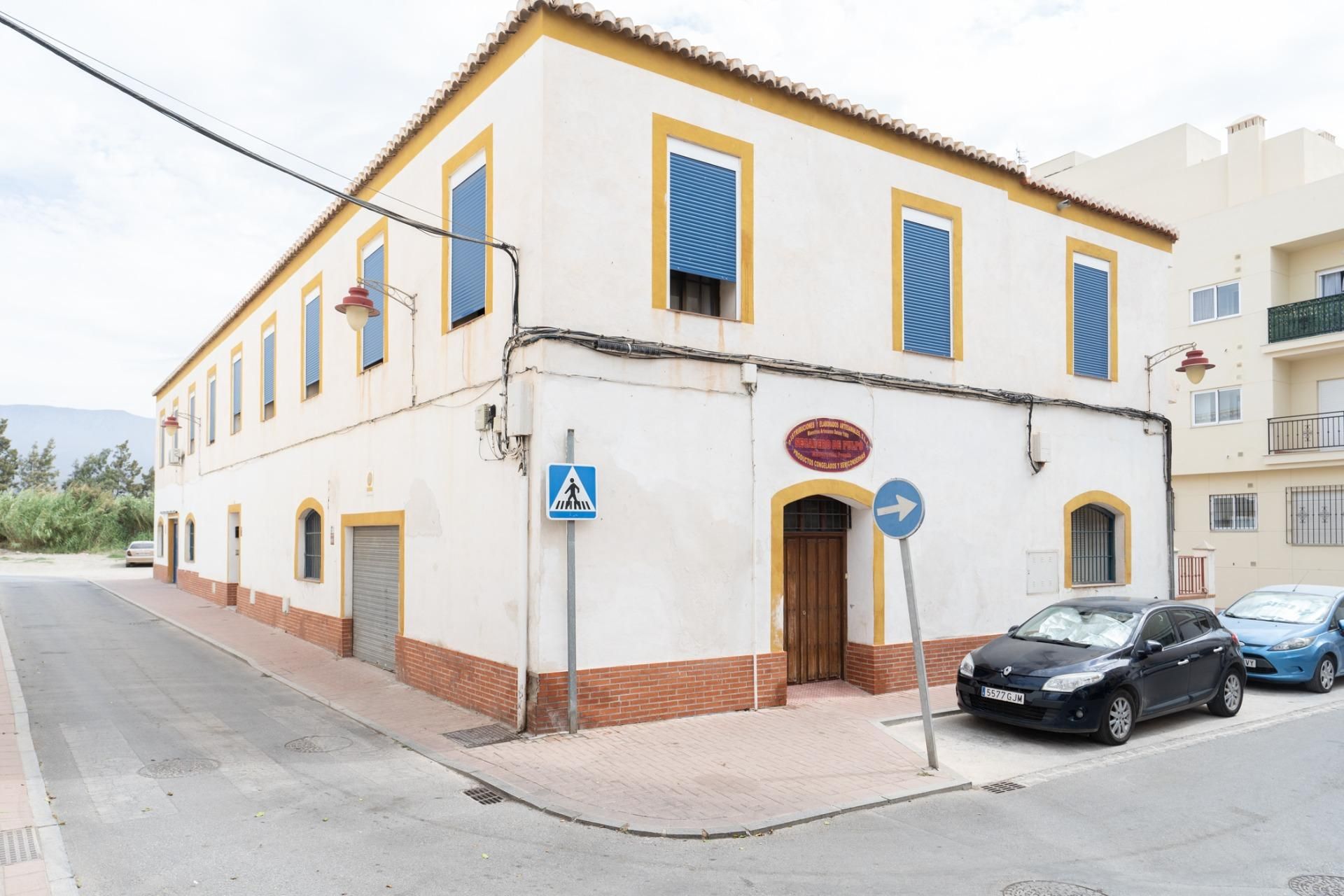 Vista exterior de Edifici en venda en Motril