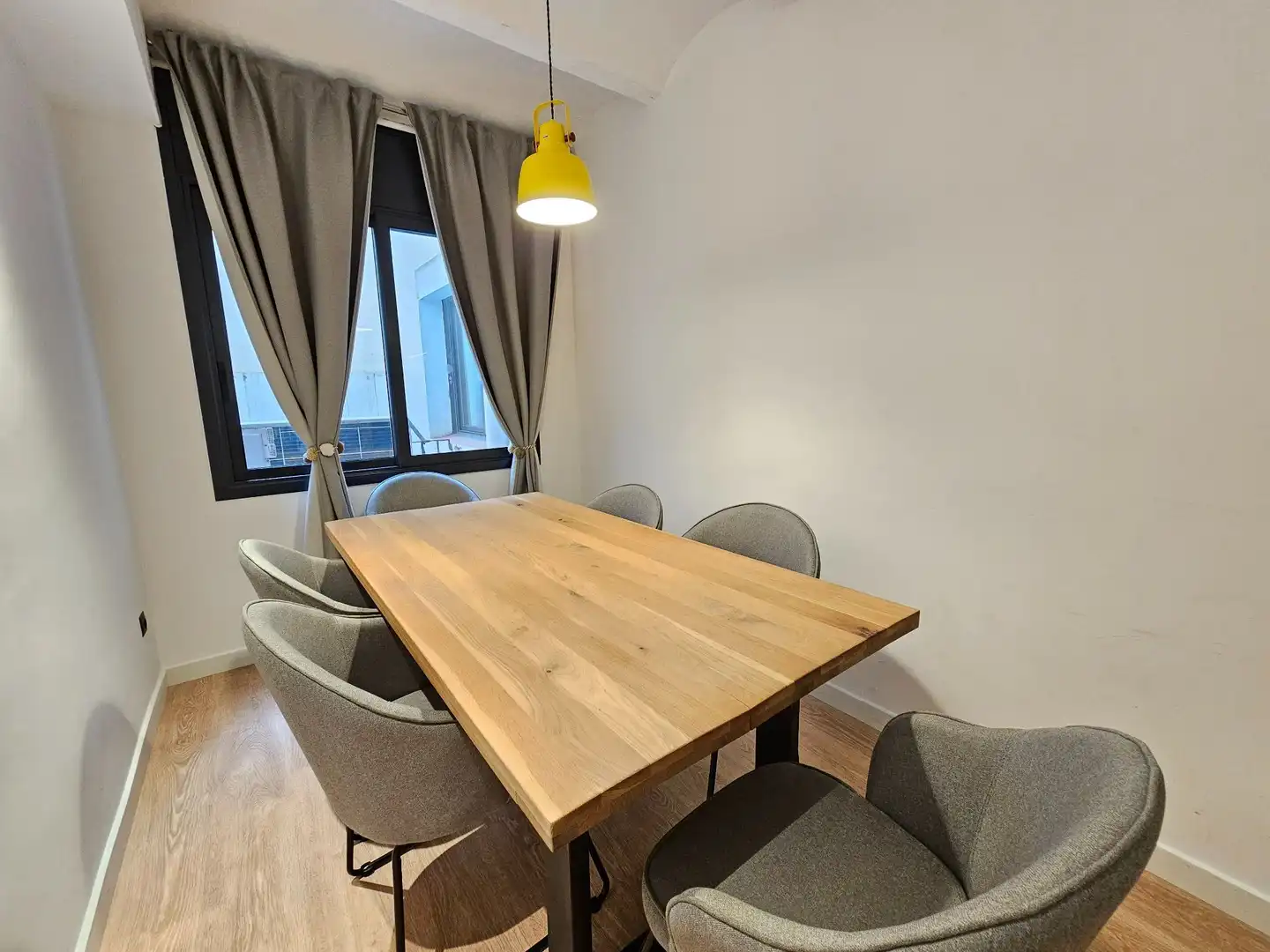Dining room of Flat for rent in Barcelona  with Air Conditioner and Furnished