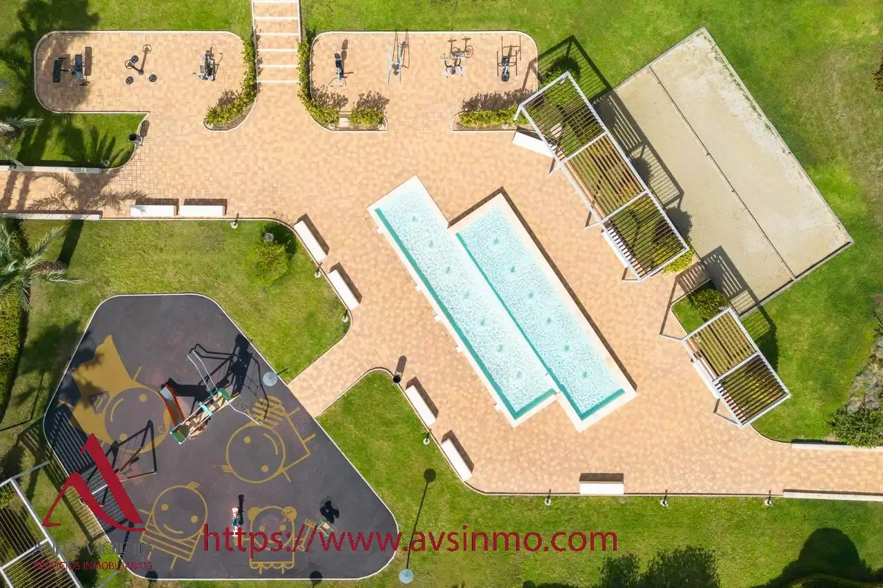 Piscina de Apartament de lloguer en Orihuela amb Aire condicionat, Moblat i Forn