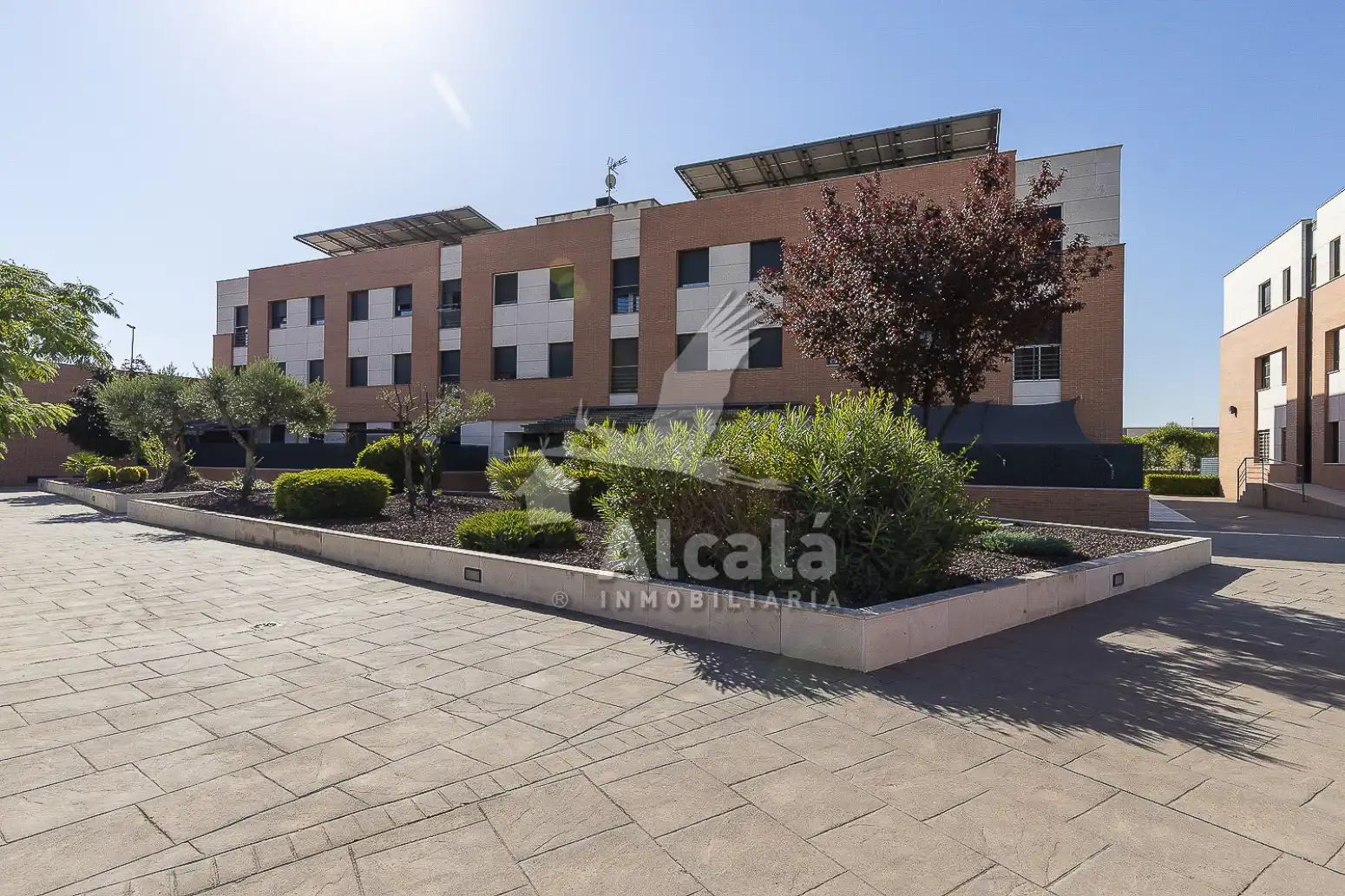 Vista exterior de Piso en venta en Alcalá de Henares con Aire acondicionado, Calefacción y Jardín privado