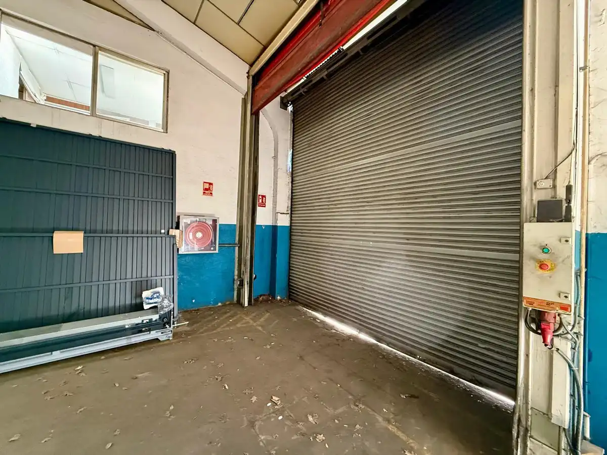 Industrial buildings for rent in Centre