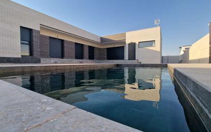 Piscina de Casa o xalet en venda en Olías del Rey amb Calefacció i Traster