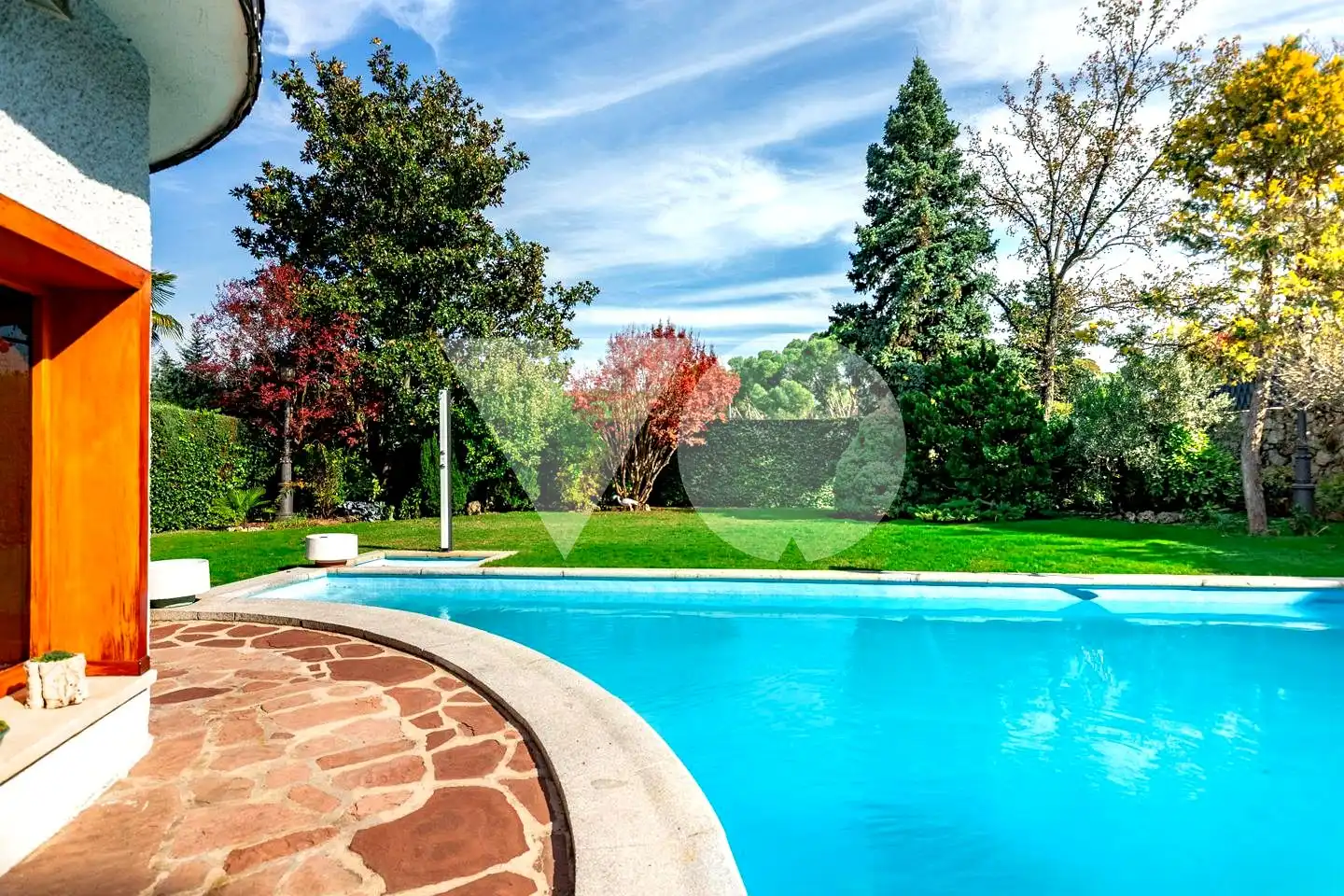 Piscina de Casa o chalet en venta en Madrid con Aire acondicionado, Calefacción y Jardín privado