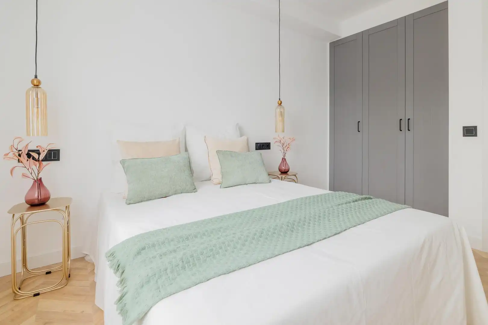 Dormitori de Apartament en venda en Madrid amb Jardí privat i Terrassa