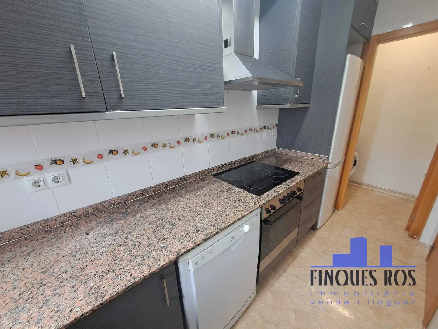 Küche von Wohnung zum Verkauf in Vinaròs mit Klimaanlage, Heizung und Möbliert