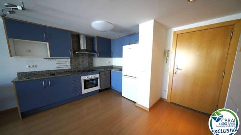 e vende ático de una habitación con bodega y plaza de aparcamiento privada en Roses., Bild 4