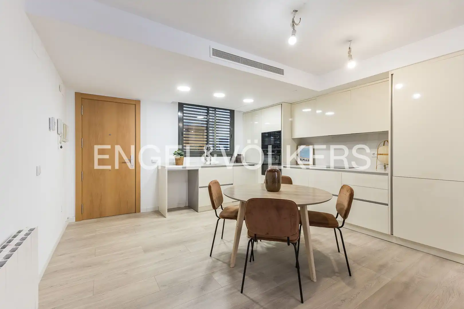 Comedor de Dúplex en venta en Barcelona con Aire acondicionado, Calefacción y Jardín privado