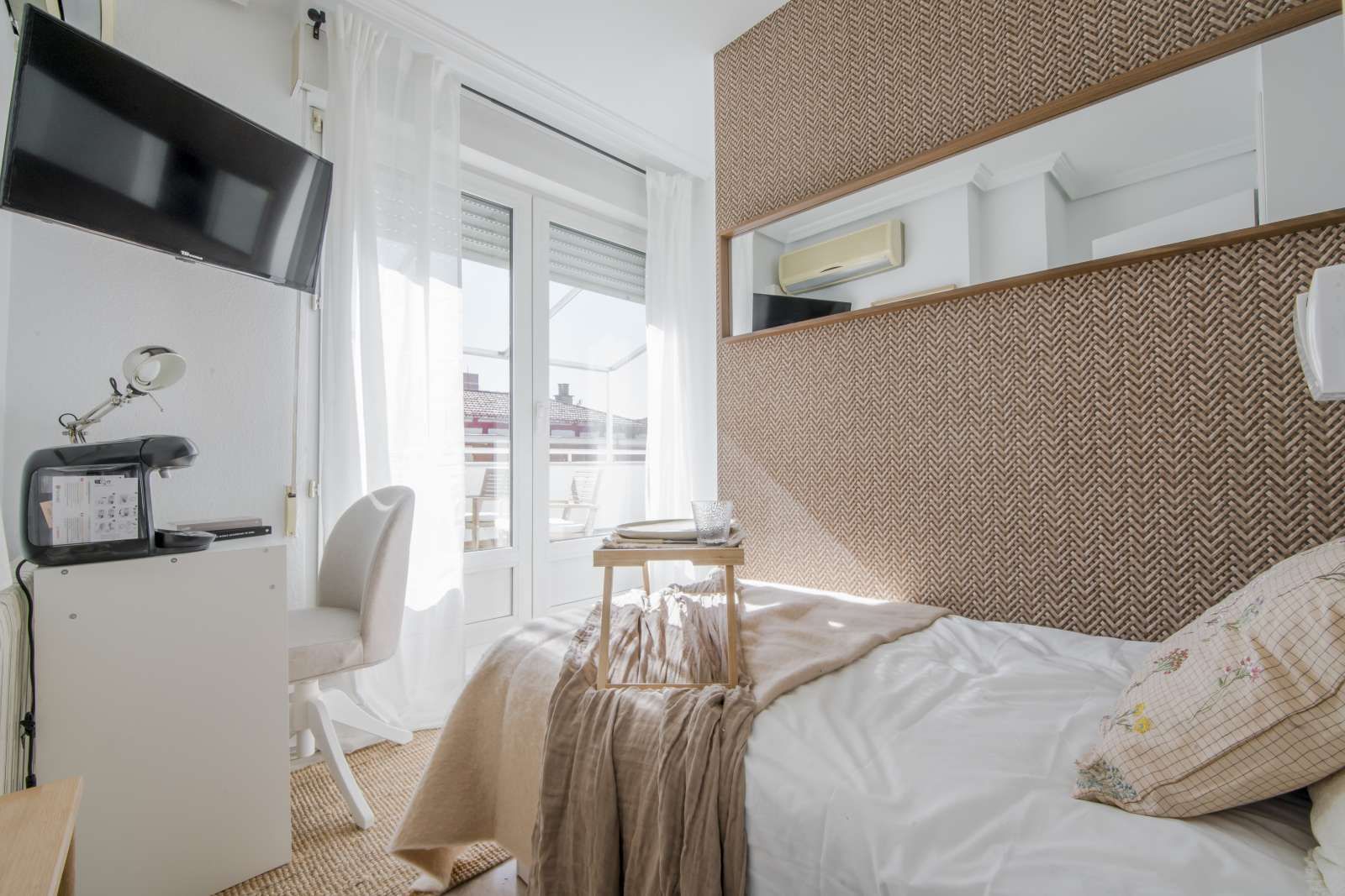 Bedroom of Flat to share in  Madrid Capital  with Air Conditioner, Terrace and Furnished