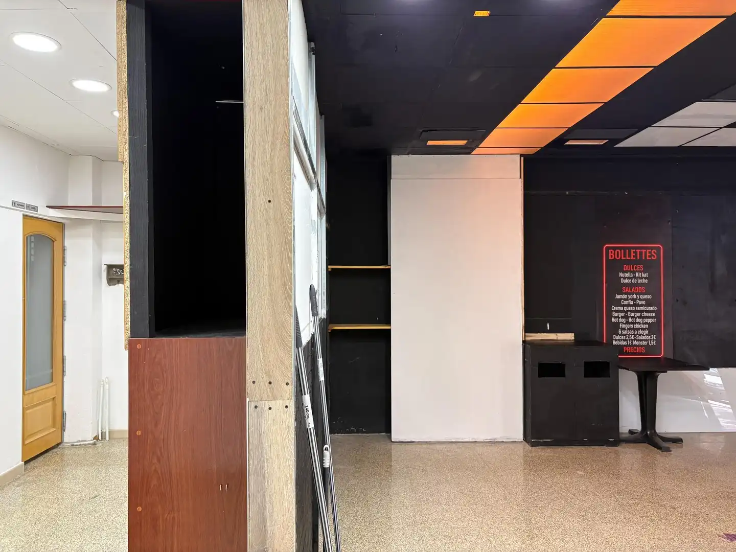 Commercial properties for sale in Carrer MARE DE DEU DE NURIA, Instituts