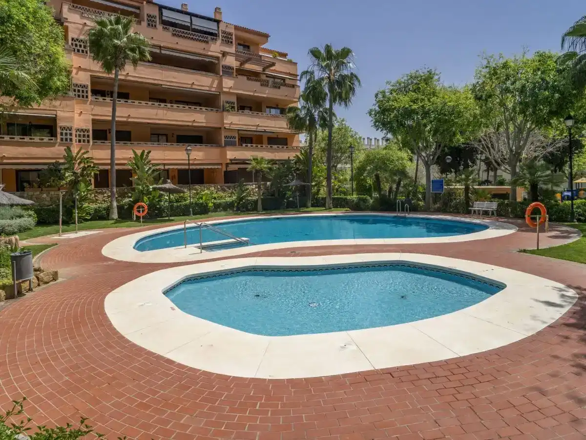 Piscina de Apartament en venda en Marbella amb Aire condicionat i Piscina