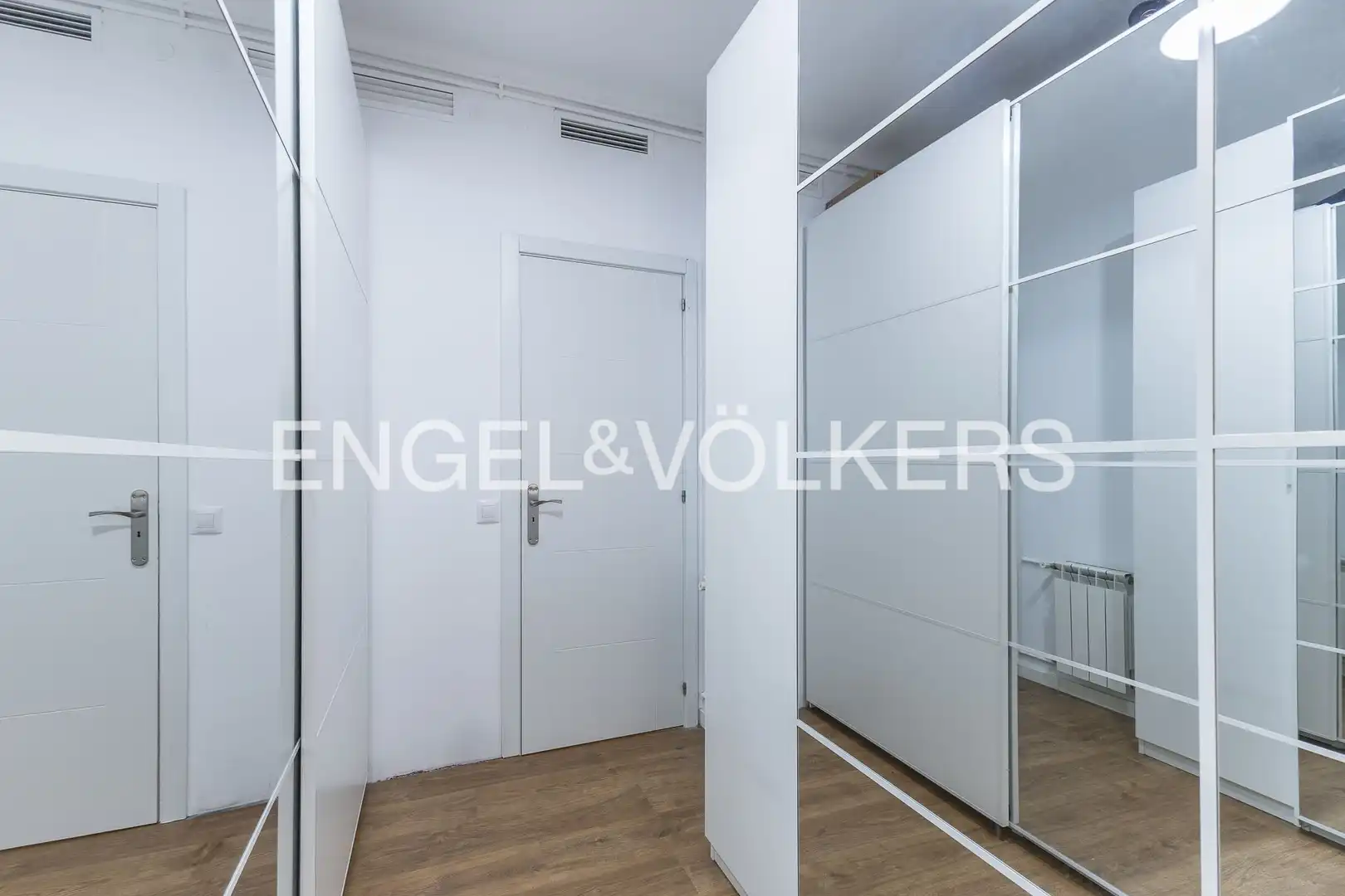 Piso en venta en Barcelona con Aire acondicionado, Calefacción y Balcón