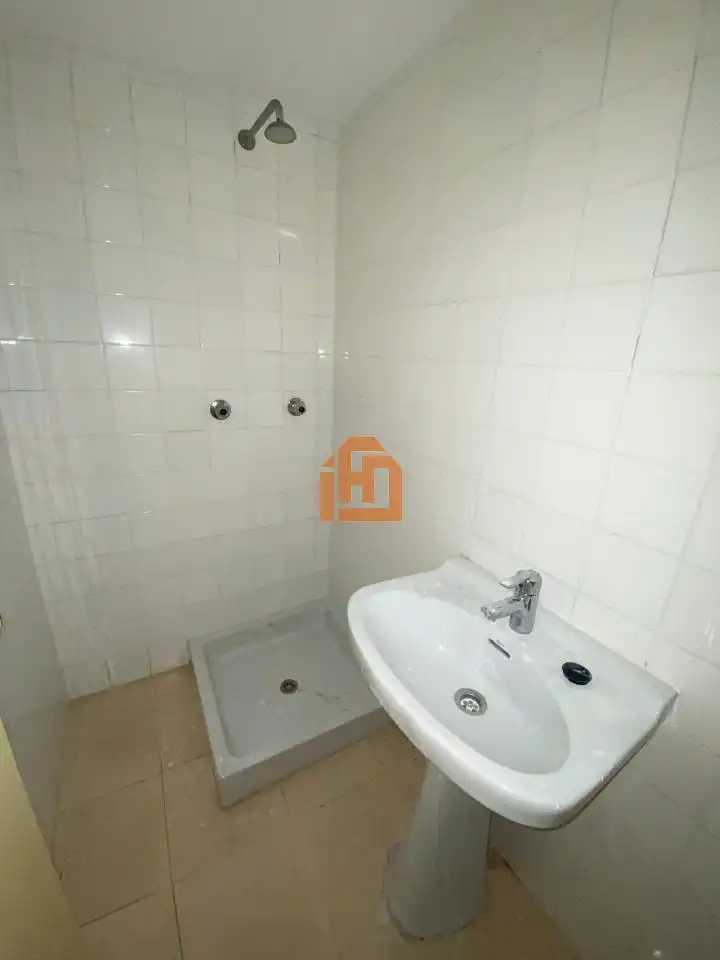 Baño de Piso en venta en Santovenia de la Valdoncina con Calefacción y Terraza