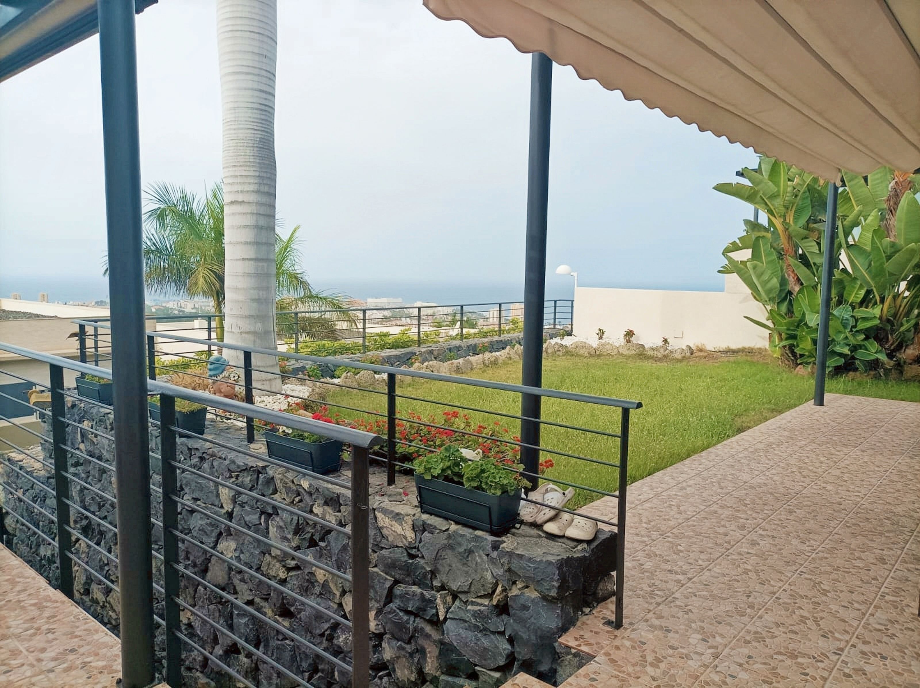 Terraza de Casa o chalet en venta en Adeje con Aire acondicionado, Jardín privado y Parquet