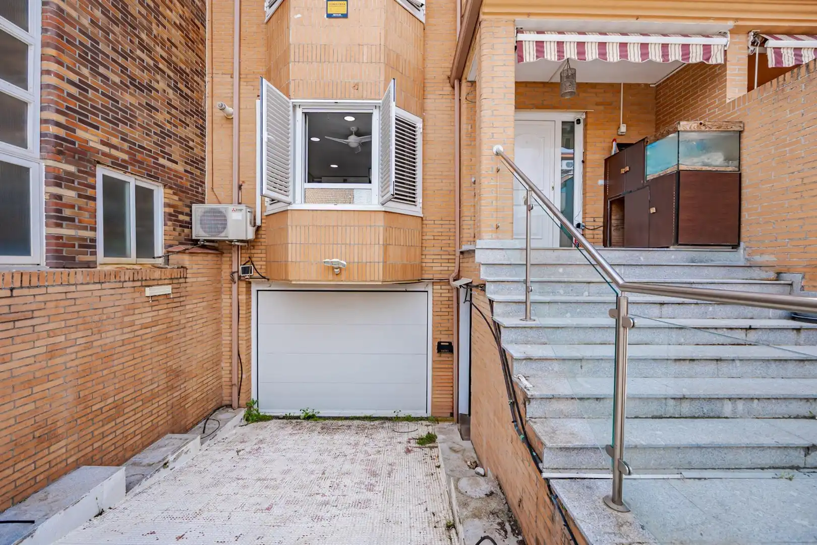 Exterior view of Detached homes for sale in Valdemoro  with Air Conditioner and Heating
