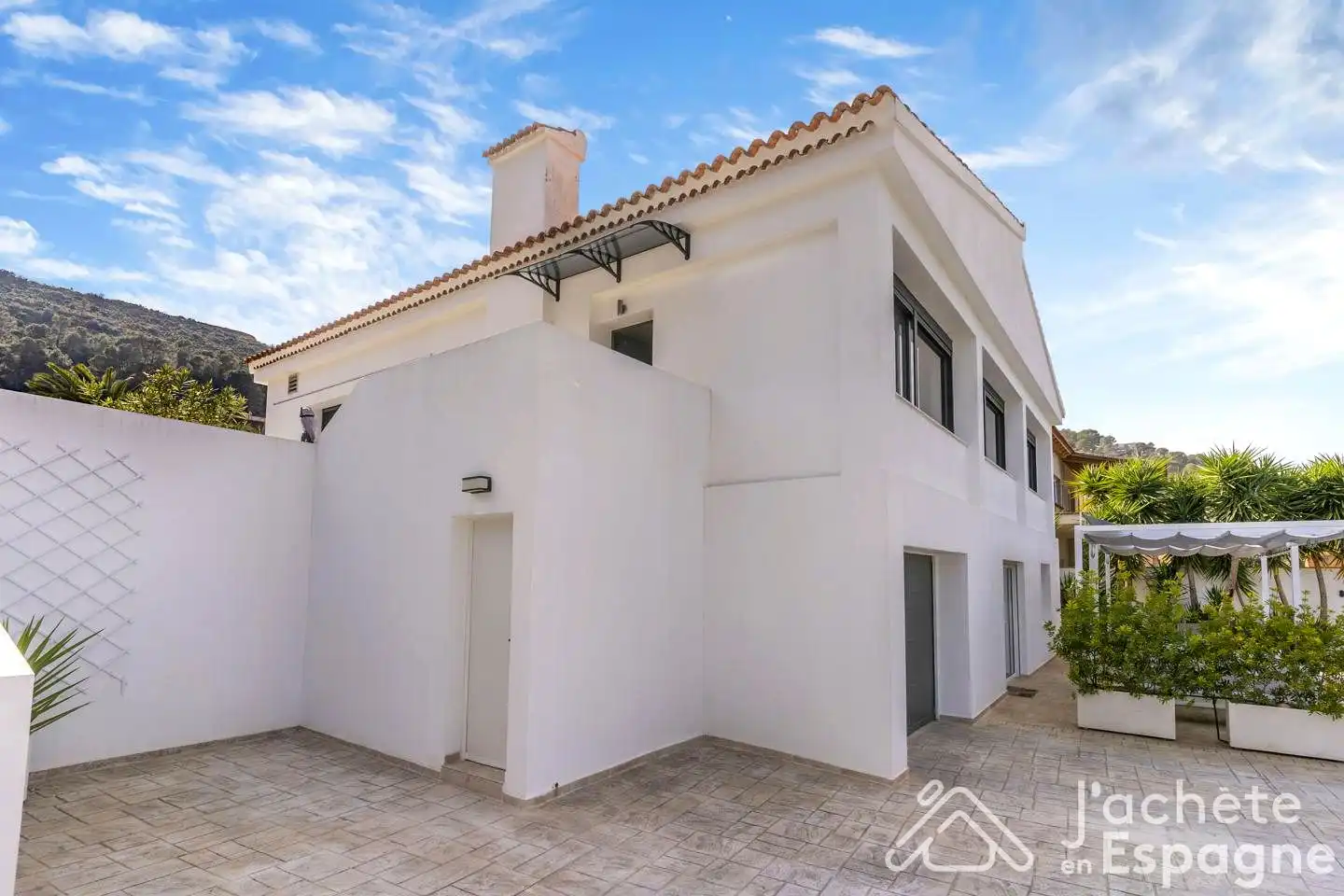 Vista exterior de Casa o xalet en venda en Alzira amb Aire condicionat, Calefacció i Jardí privat