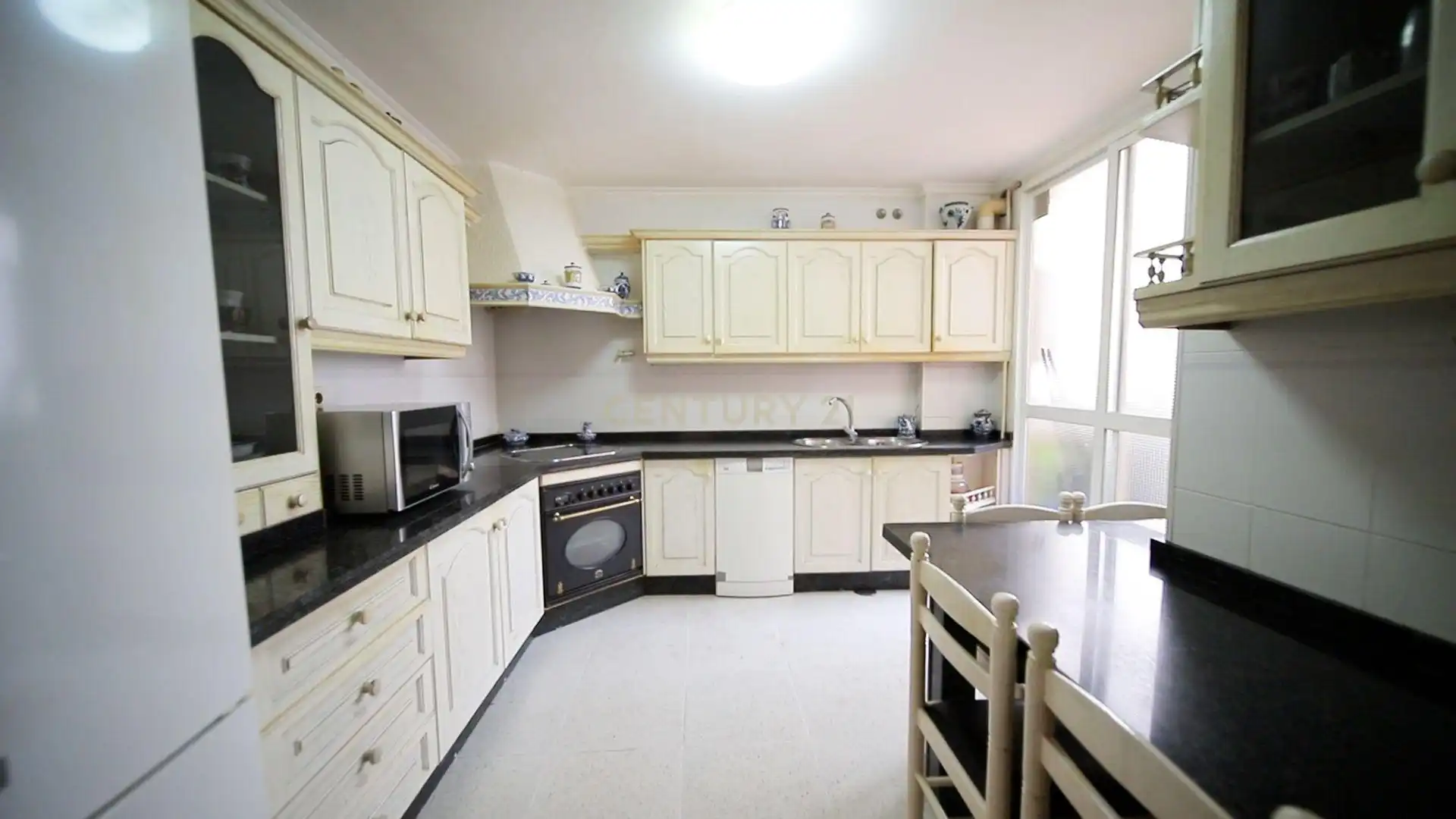 Kitchen of Flat for sale in Málaga  with Air Conditioner and Community pool